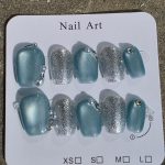 Short Press-On Nails view 3